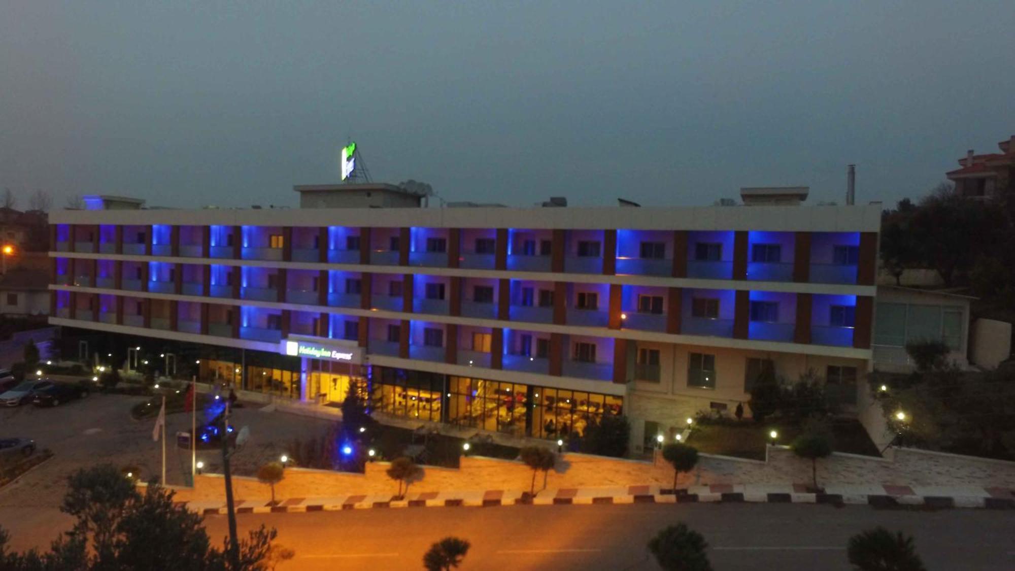 Holiday Inn Express Manisa-West, An Ihg Hotel Екстер'єр фото