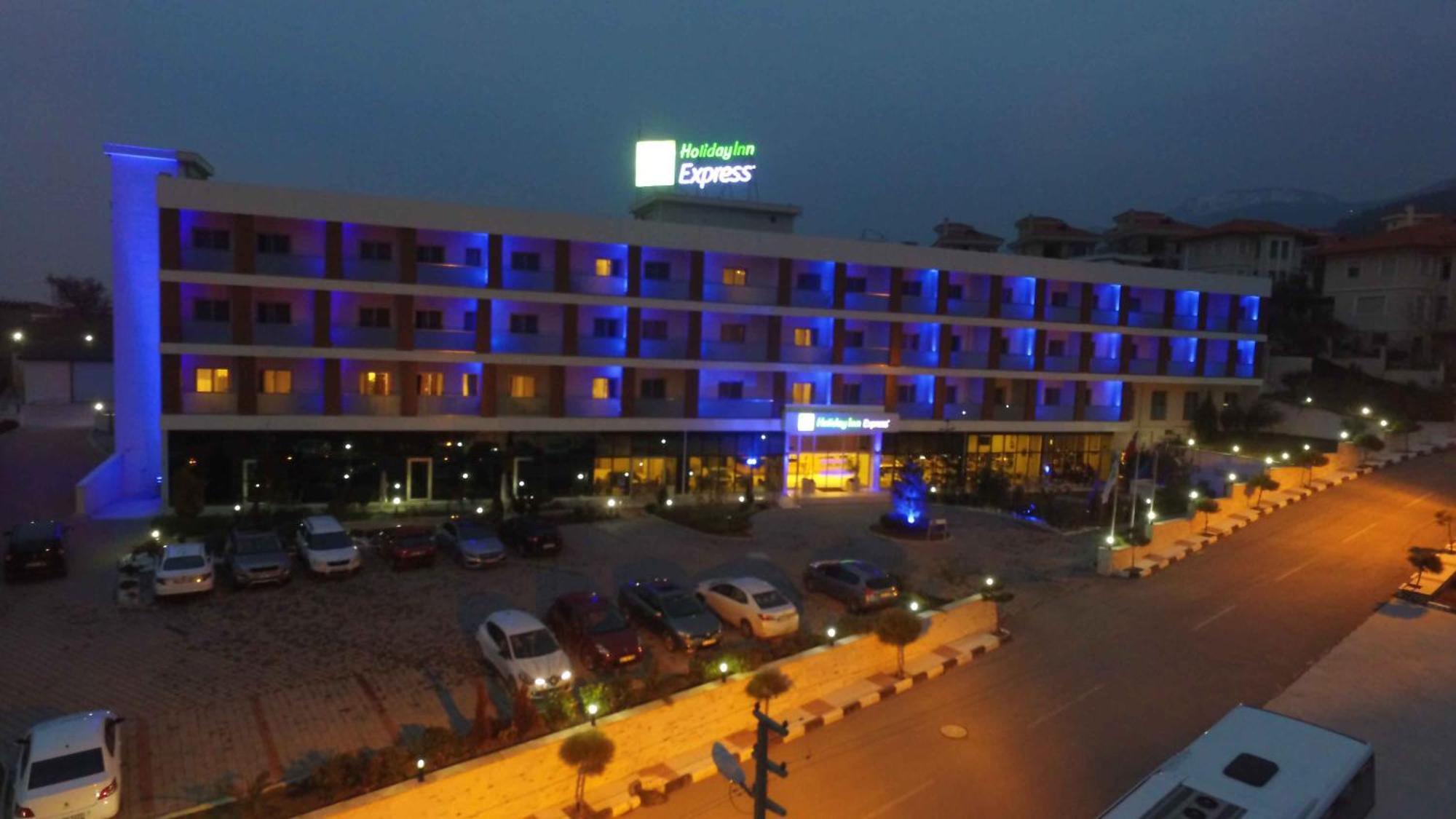 Holiday Inn Express Manisa-West, An Ihg Hotel Екстер'єр фото