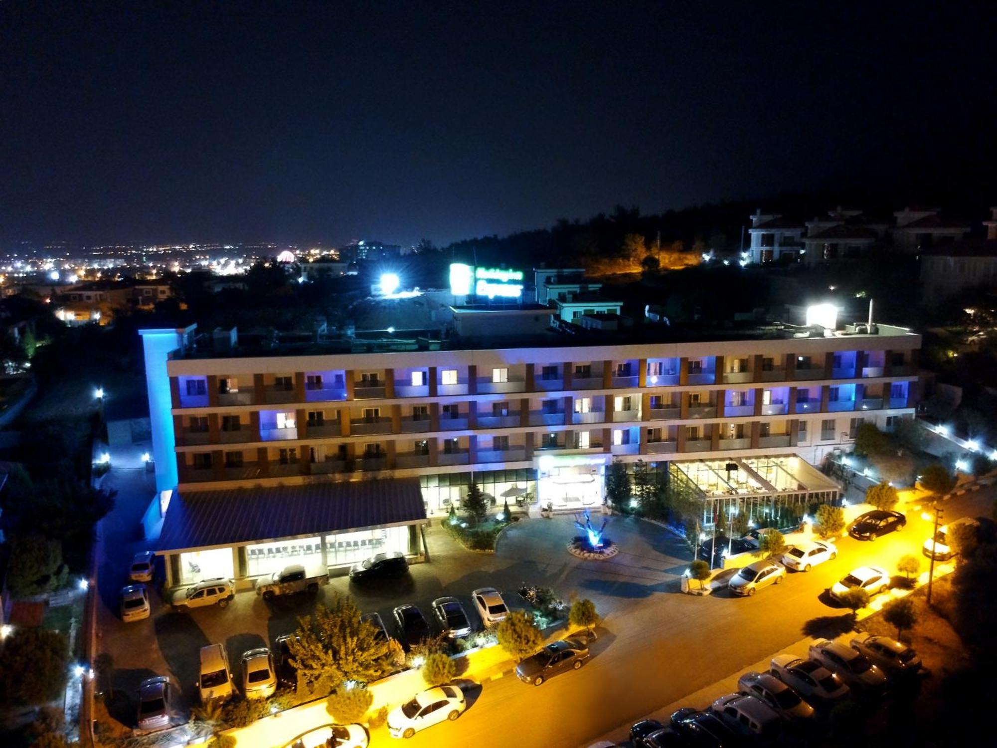 Holiday Inn Express Manisa-West, An Ihg Hotel Екстер'єр фото