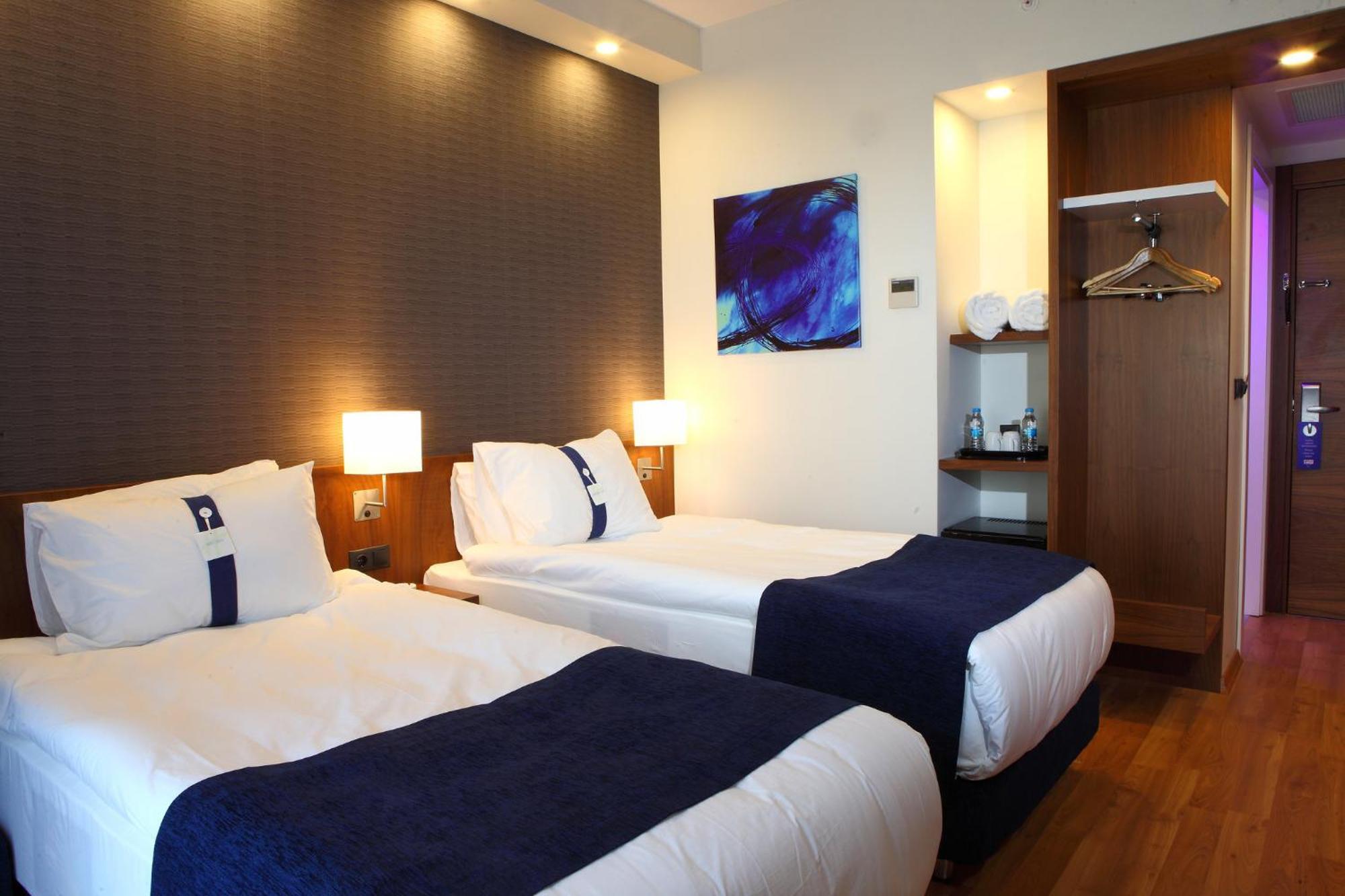 Holiday Inn Express Manisa-West, An Ihg Hotel Екстер'єр фото